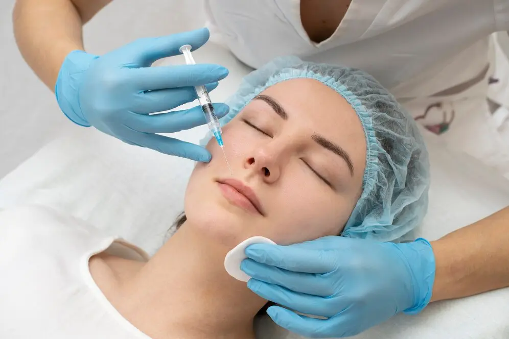 تزریق مزوژل جالپرو برای جوانسازی یک زن