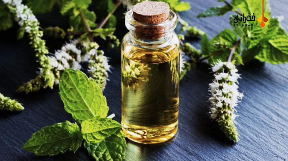 روغن نعنا فلفلی از بهترین روغن برای رشد ریش و سبیل 