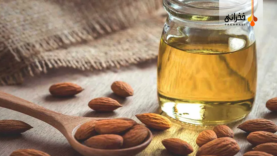 روغن بادام شیرین برای تقویت ریش و سیبیل